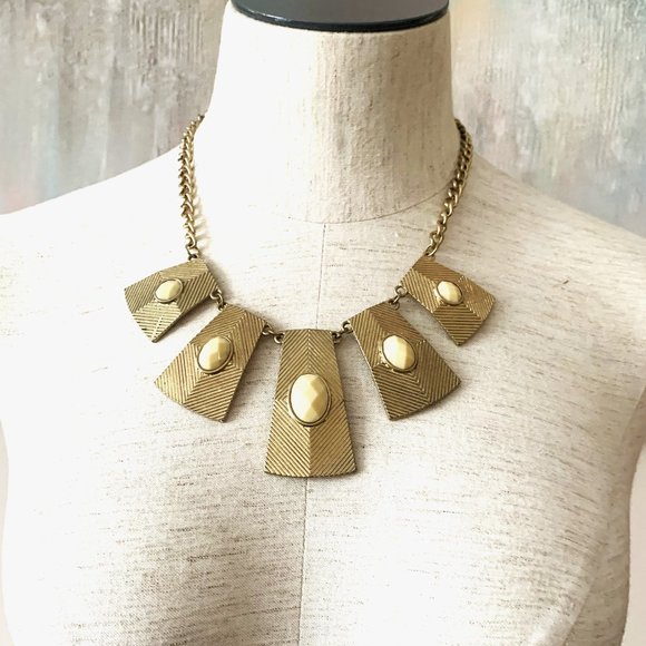 Gold tone statement necklace - Picture 1 of 4